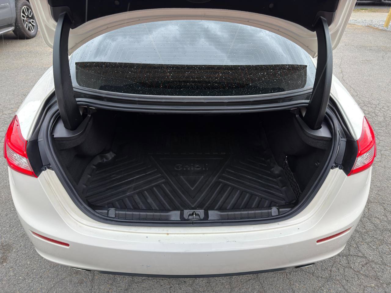 Used 2016 Maserati Ghibli RWD image 13