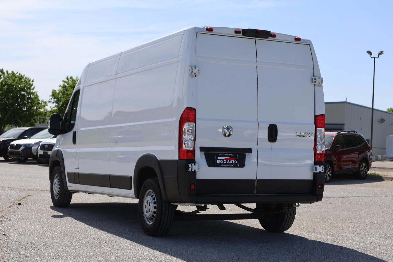 Used 2025 RAM ProMaster 2500 w/ Convenience Group FWD image 11