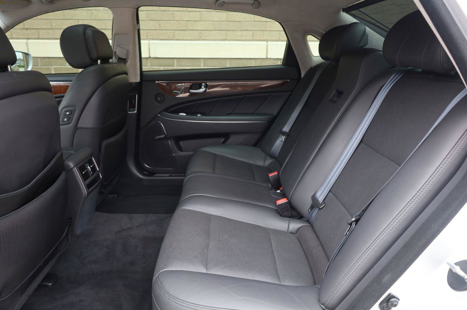 Used 2015 Hyundai Equus Signature RWD image 21