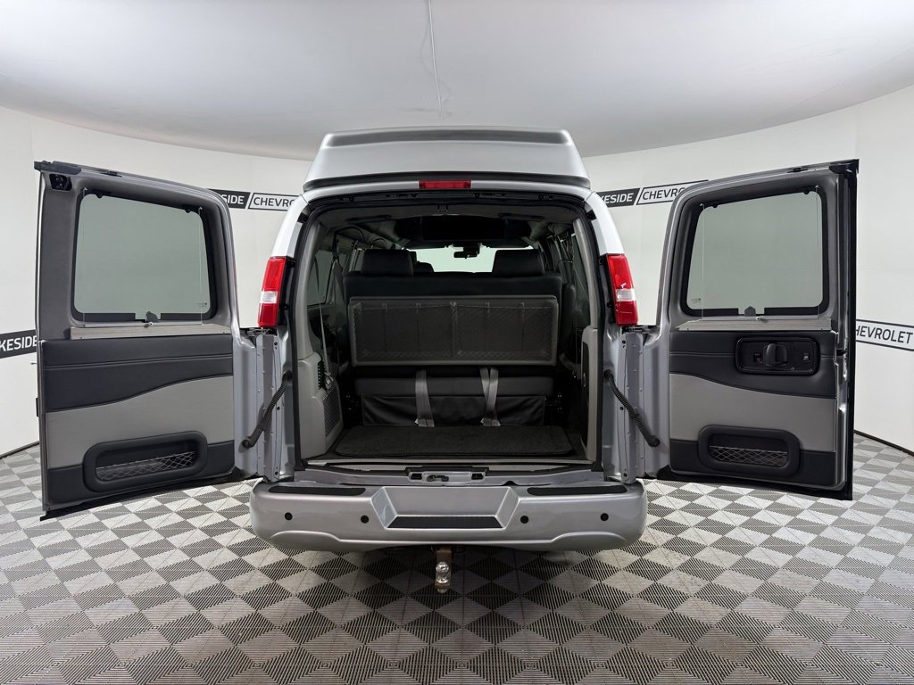 Used 2021 Chevrolet Express 2500 LS w/ Enhanced Convenience Package image 12