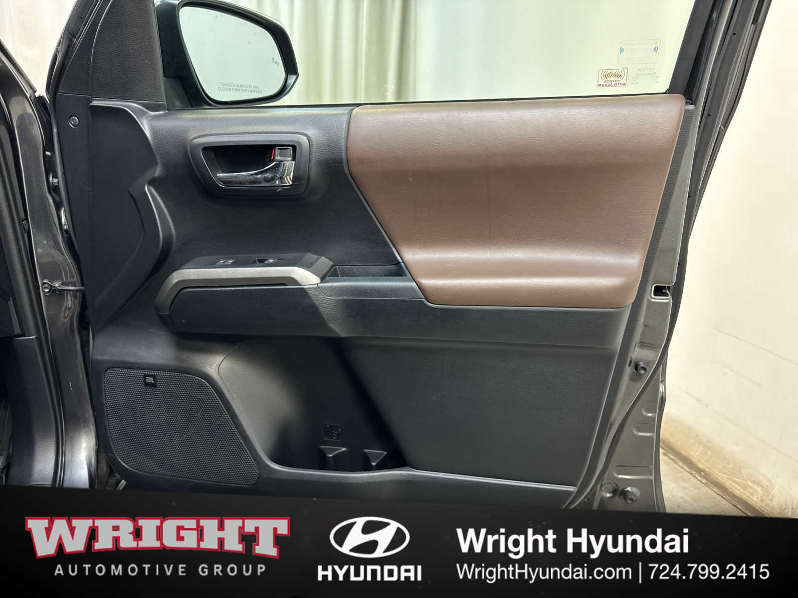 Used 2018 Toyota Tacoma Limited image 16