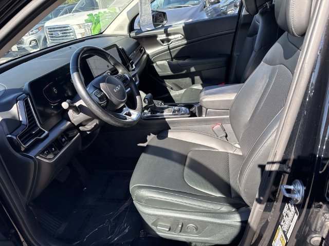 Used 2025 Kia Sportage EX AWD/4WD image 14