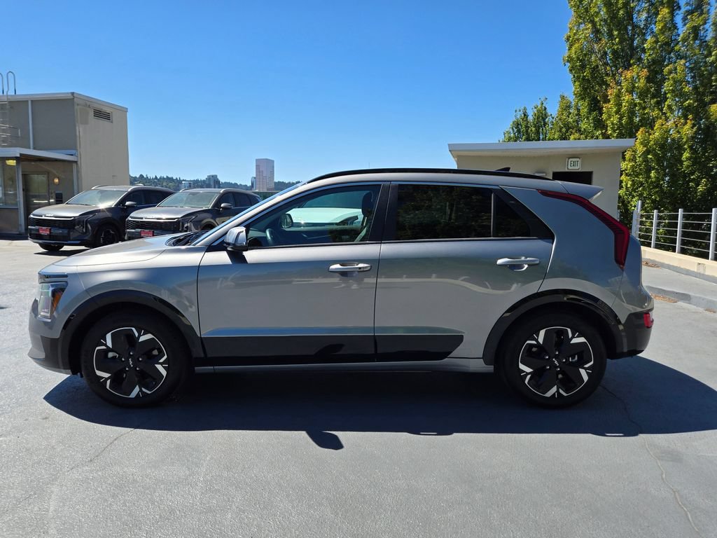 Used 2024 Kia Niro Wind w/ Wind Preserve Package FWD image 7