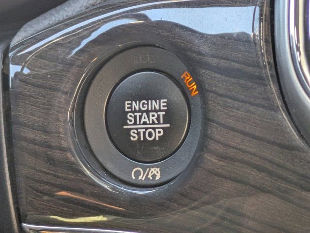 Used 2018 Jeep Grand Cherokee Overland image 25