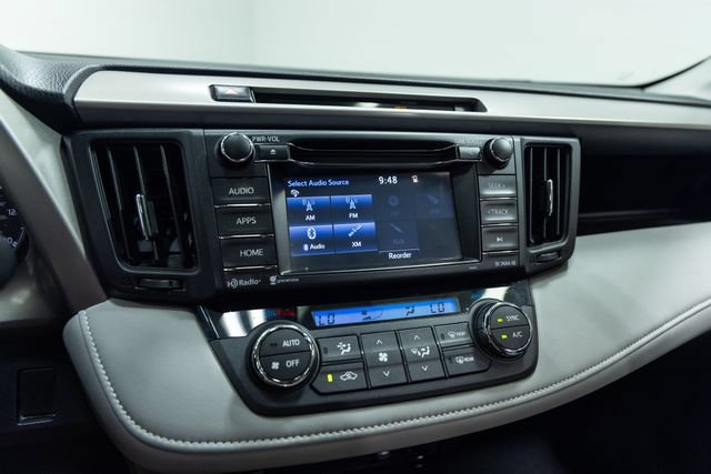 Used 2016 Toyota RAV4 XLE AWD/4WD image 17