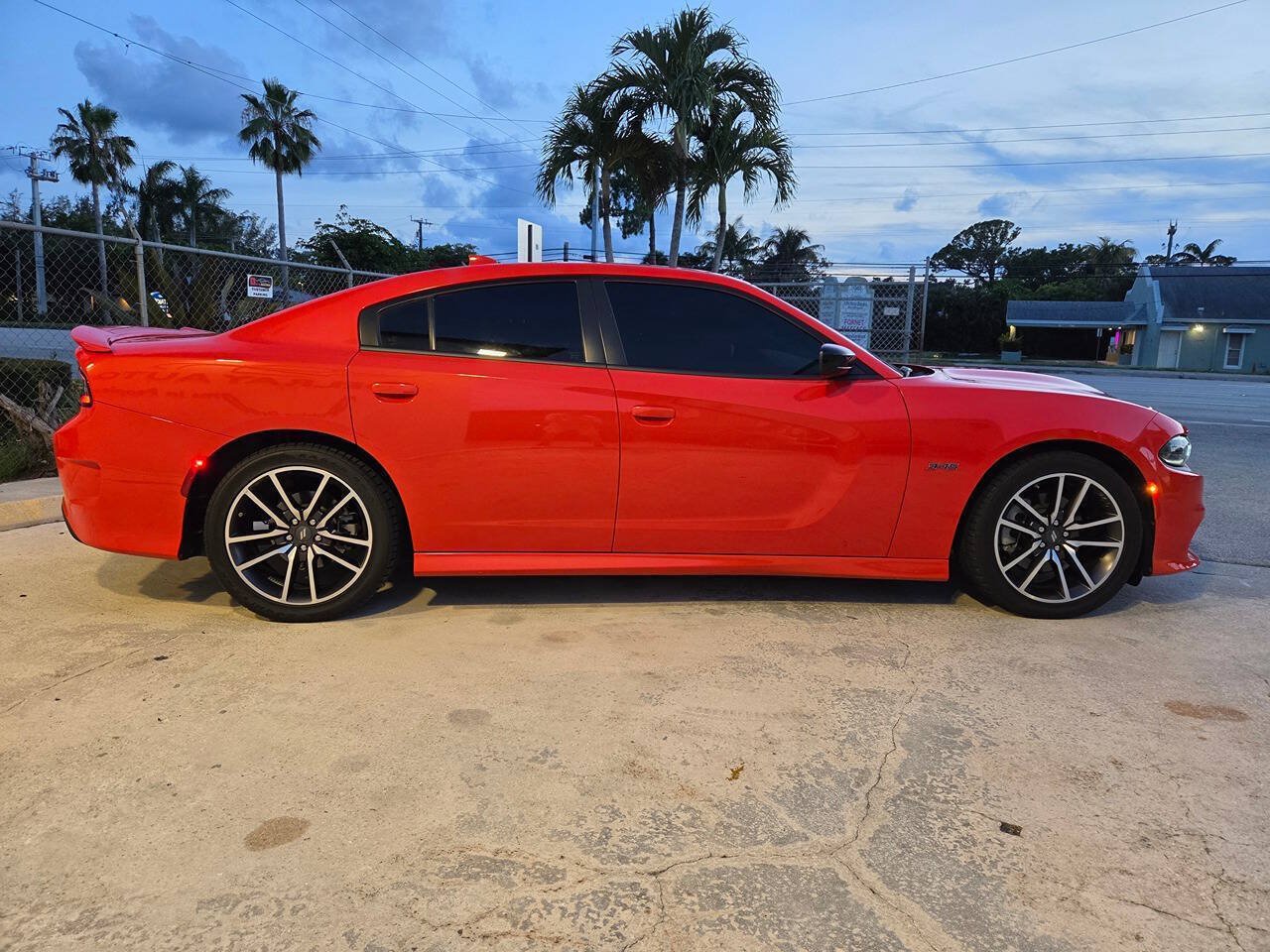 Used 2023 Dodge Charger R/T RWD image 5