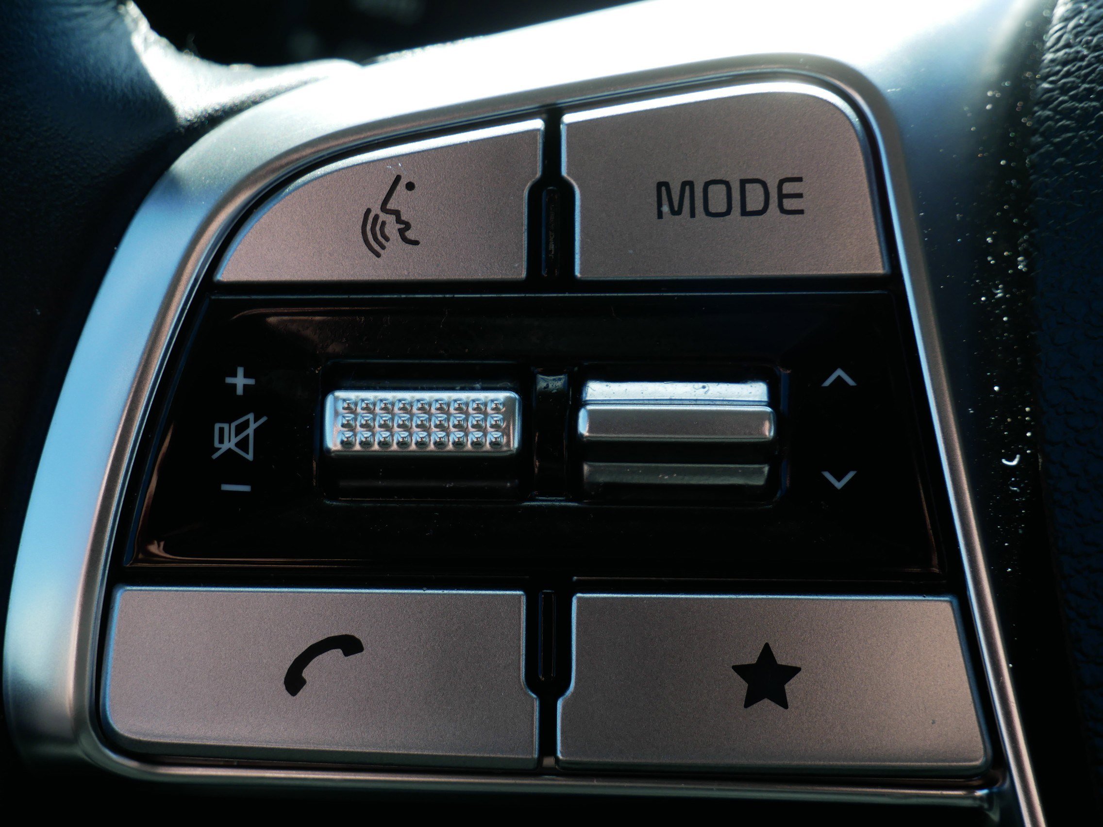 Used 2023 Kia Telluride EX w/ EX Captain's Chair Package image 30