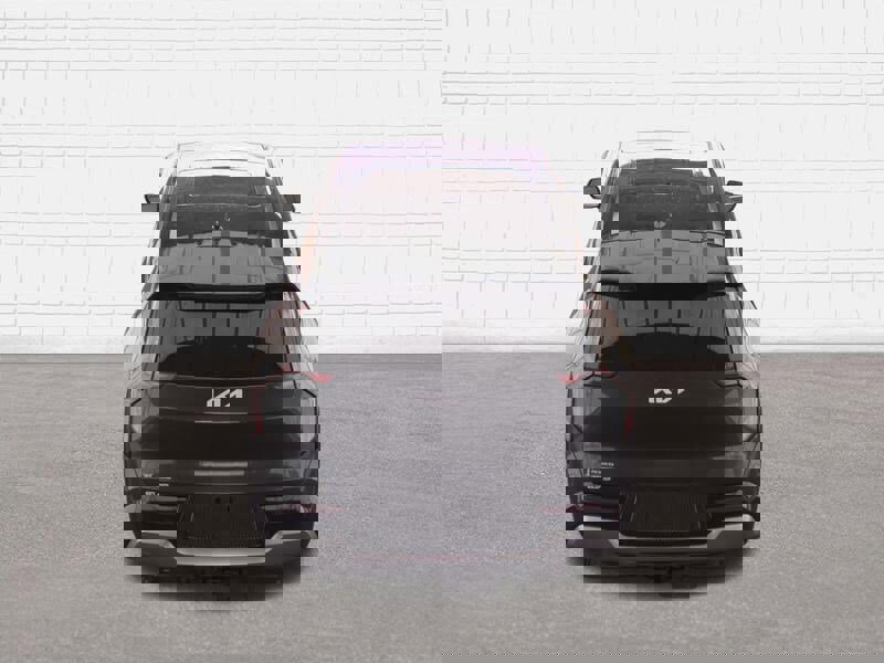 Used 2024 Kia EV9 Land image 4