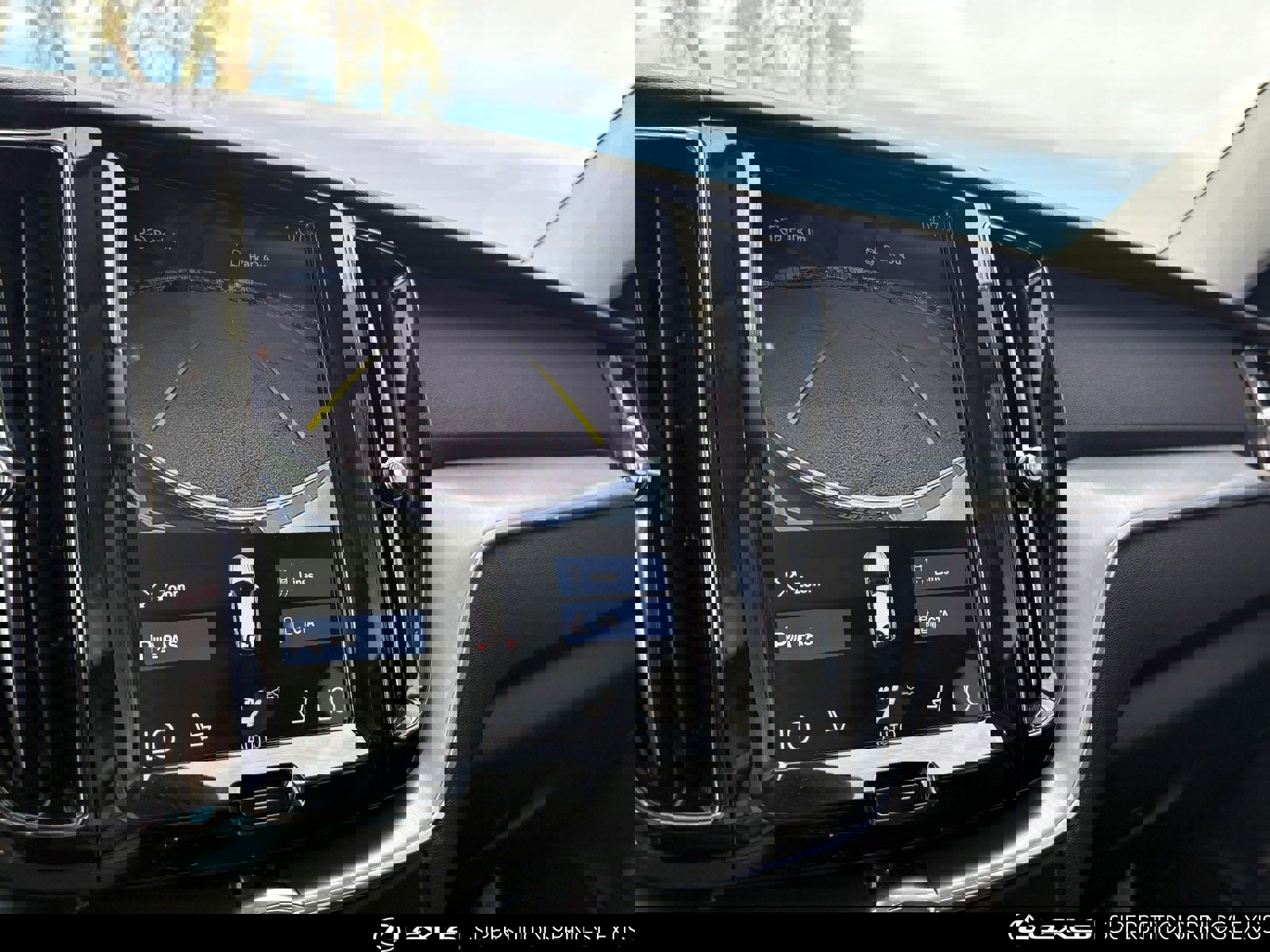 Used 2018 Volvo XC60 T5 Momentum w/ Convenience Package image 18