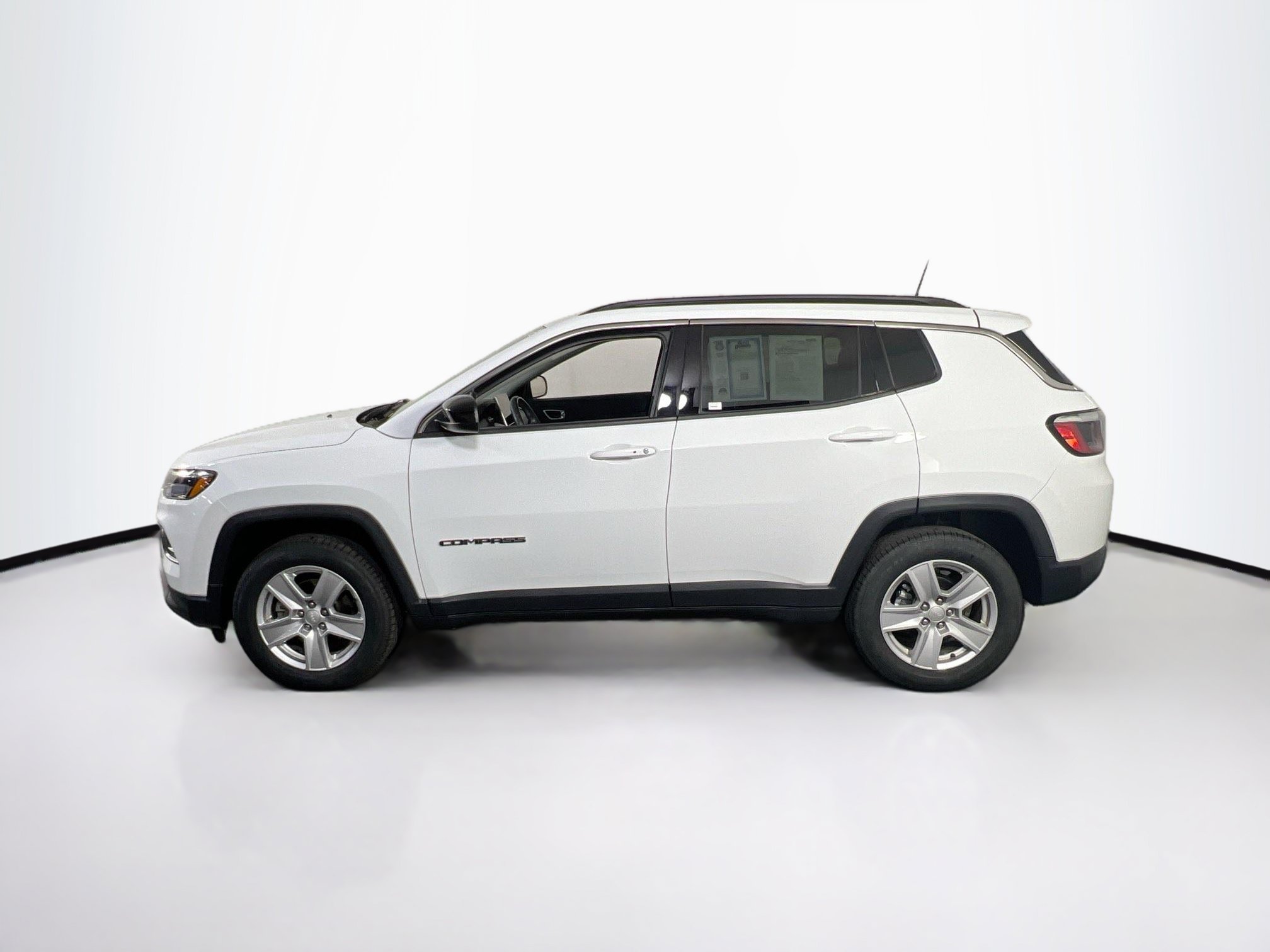 Used 2022 Jeep Compass Latitude w/ Convenience Group AWD/4WD image 8