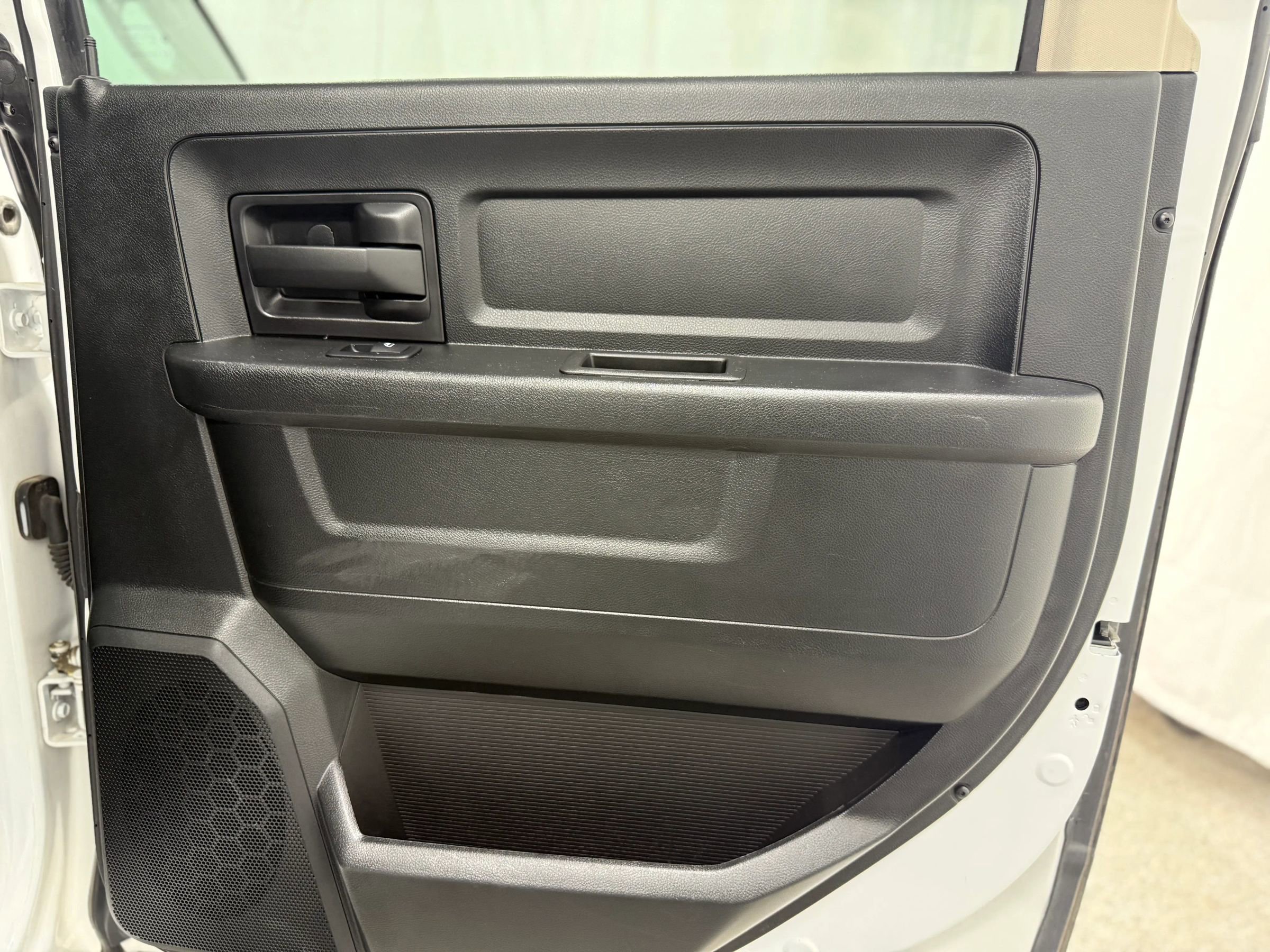 Used 2018 RAM 1500 SLT w/ Protection Group image 25