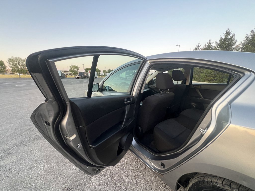 Used 2010 MAZDA MAZDA3 i Touring image 14