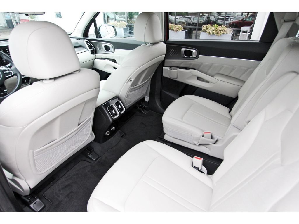 Certified 2022 Kia Sorento SX FWD image 15