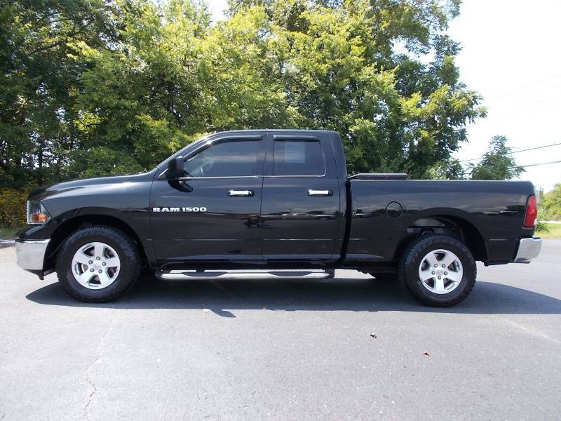 Used 2012 RAM 1500 Classic SLT AWD/4WD image 2