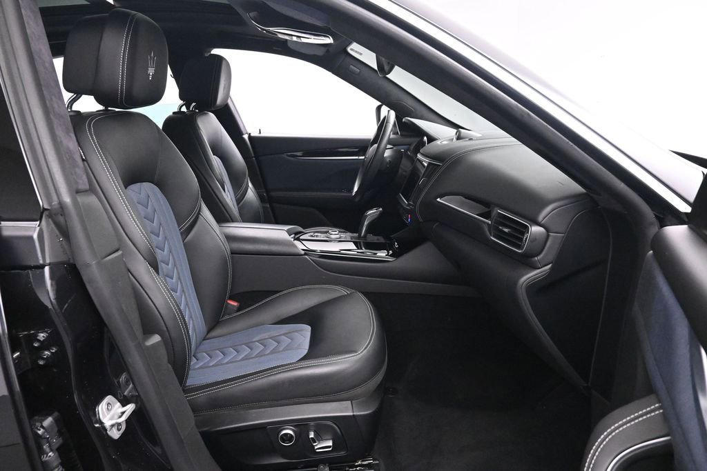 Used 2022 Maserati Levante GT AWD/4WD image 26