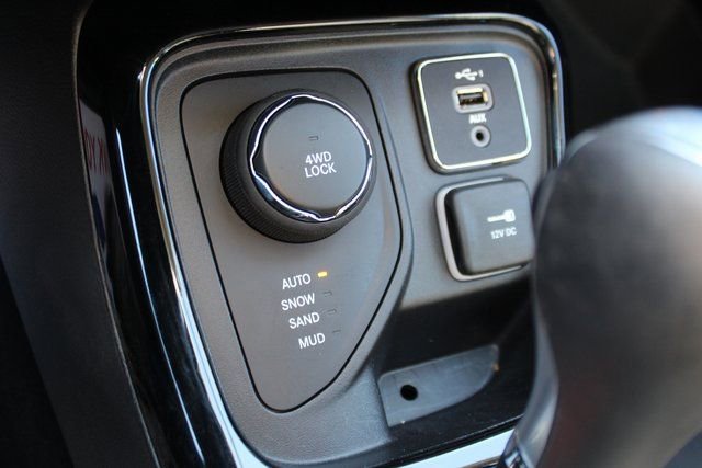 Used 2020 Jeep Compass Altitude image 21
