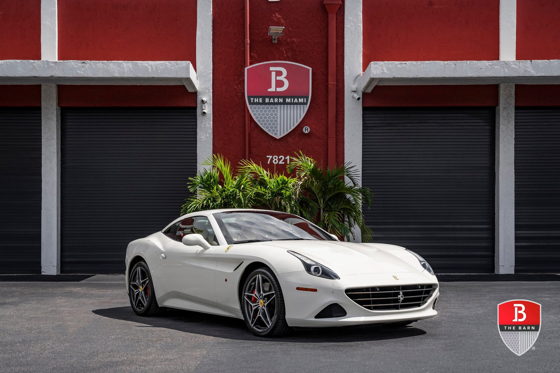 Used 2017 Ferrari California T RWD image 13