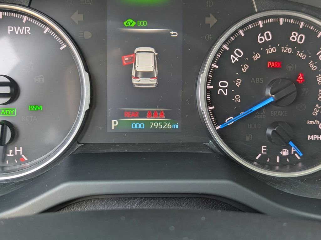 Used 2022 Toyota RAV4 SE image 28