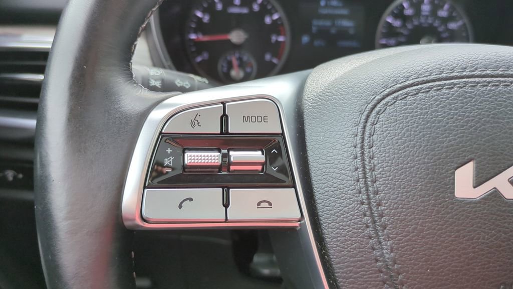 Used 2022 Kia Telluride EX w/ EX Premium Package image 26