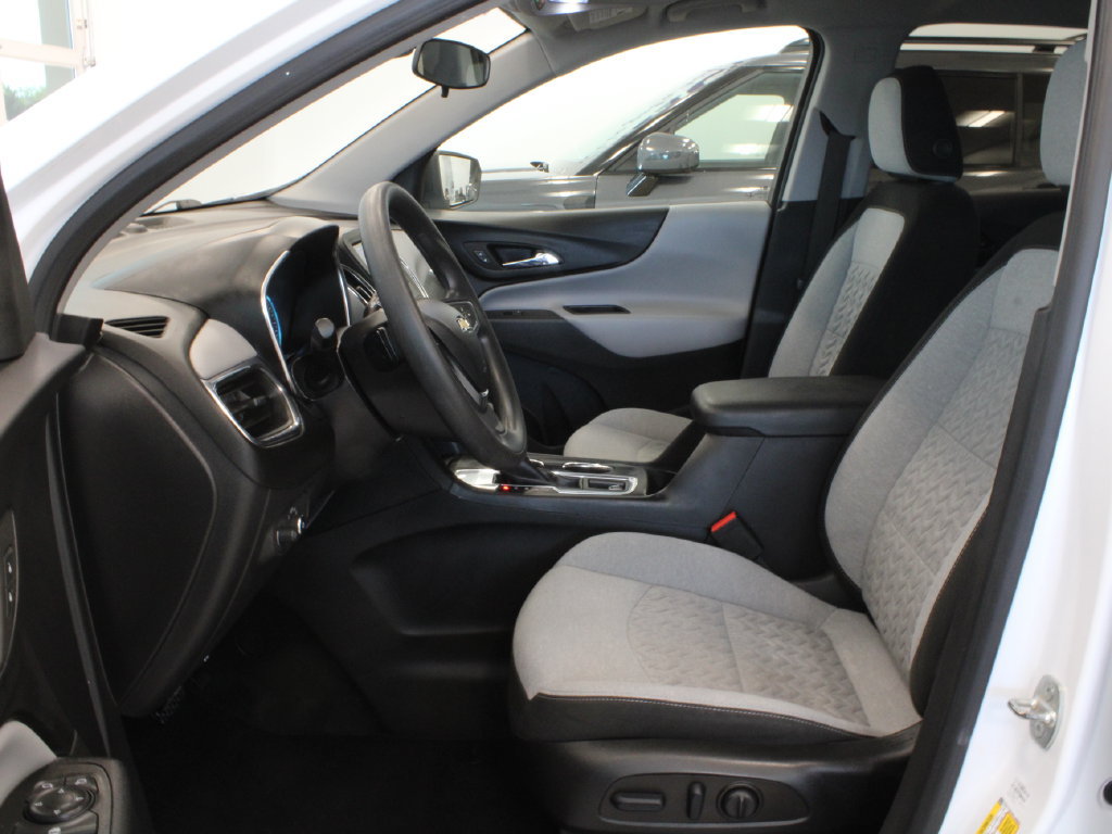 Used 2023 Chevrolet Equinox LS w/ LS Convenience Package FWD image 10