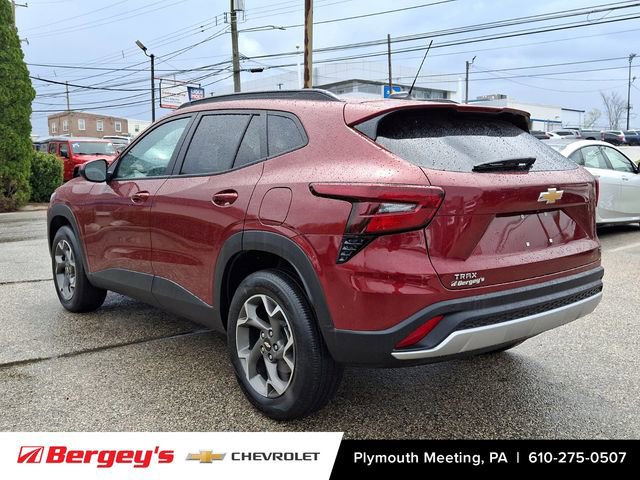 Certified 2024 Chevrolet Trax LT w/ Driver Confidence Package FWD image 4