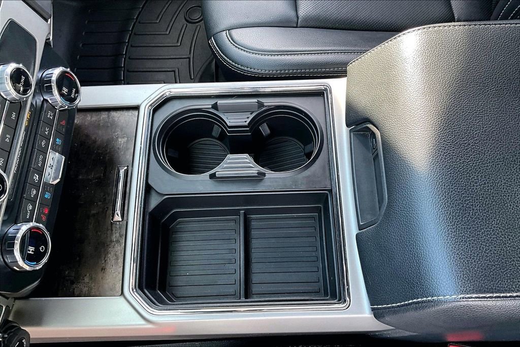 Certified 2022 Ford F350 Lariat w/ Black Appearance Package image 29