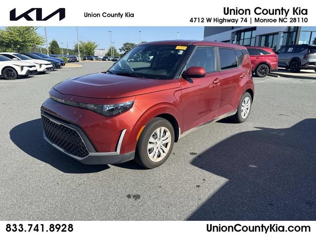 Certified 2023 Kia Soul LX FWD image 1
