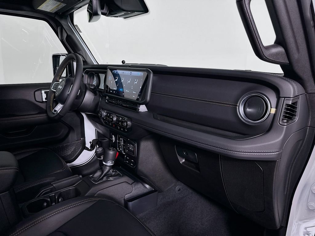 Used 2024 Jeep Wrangler Unlimited Sahara w/ Technology Group image 29