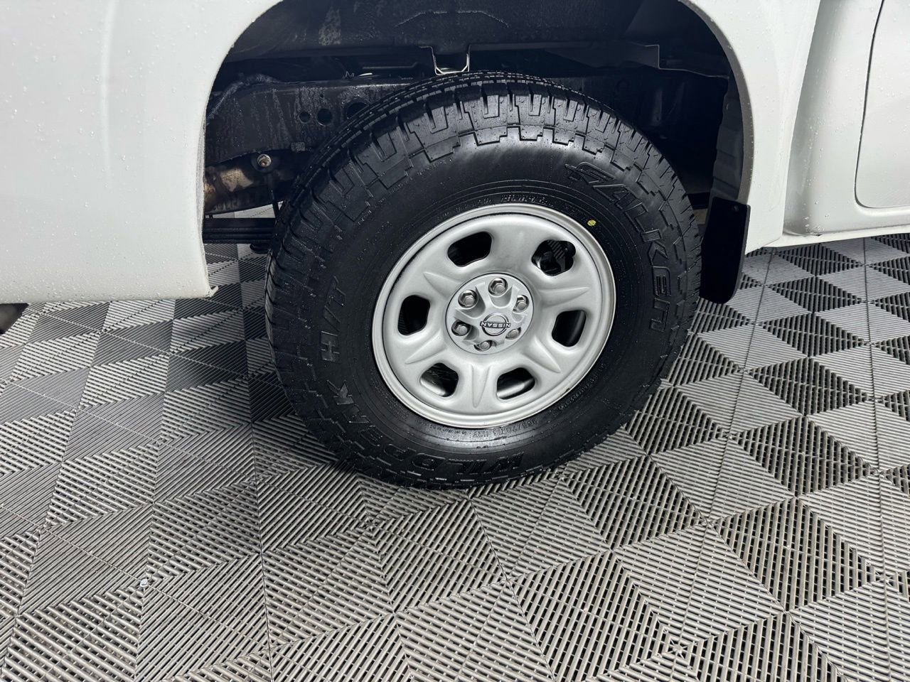 Used 2023 Nissan Frontier S w/ Tow Package image 32