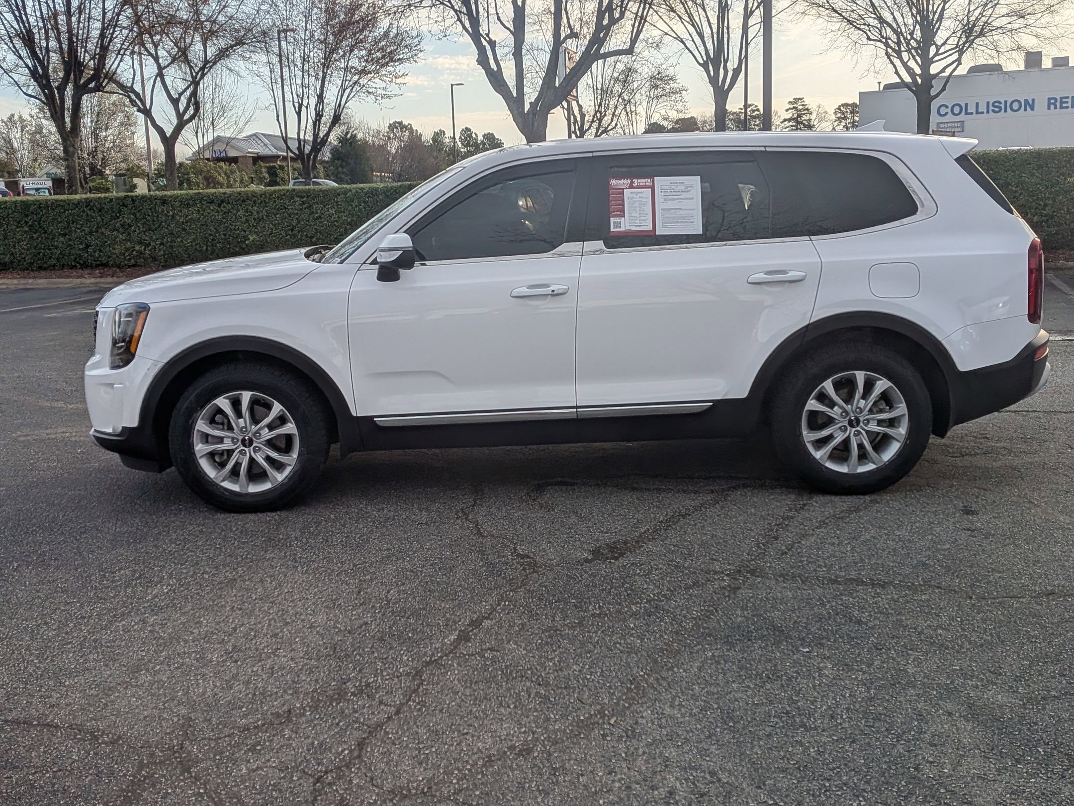 Used 2022 Kia Telluride LX image 6