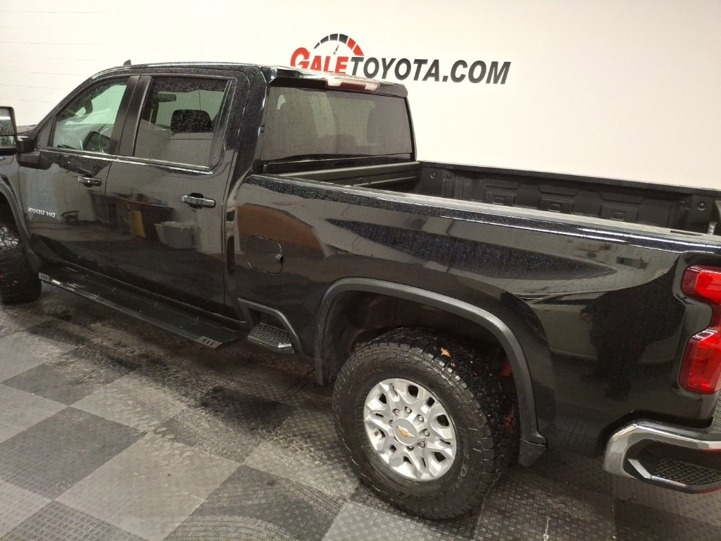 Used 2021 Chevrolet Silverado 2500 LT w/ Convenience Package image 8