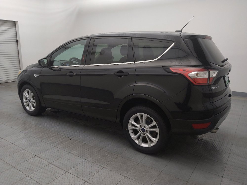Used 2017 Ford Escape SE image 3