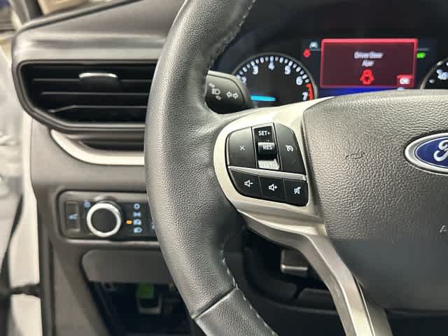 Used 2023 Ford Explorer XLT AWD/4WD image 17