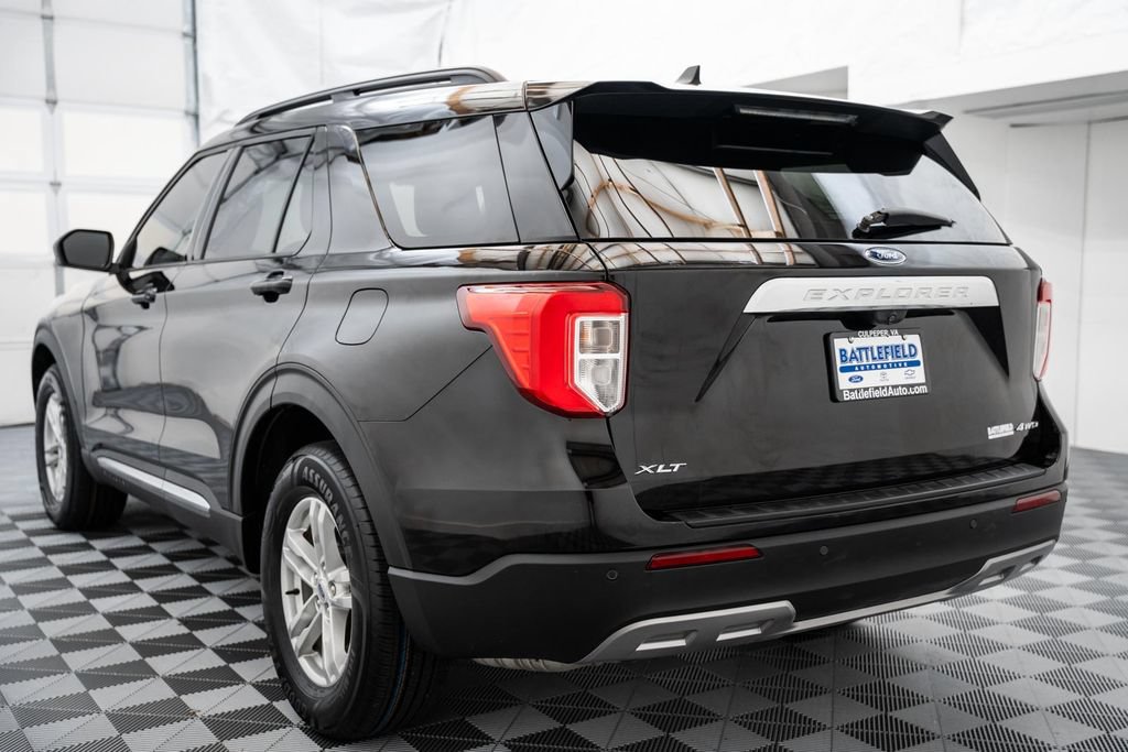 Used 2022 Ford Explorer XLT w/ Equipment Group 202A AWD/4WD image 6