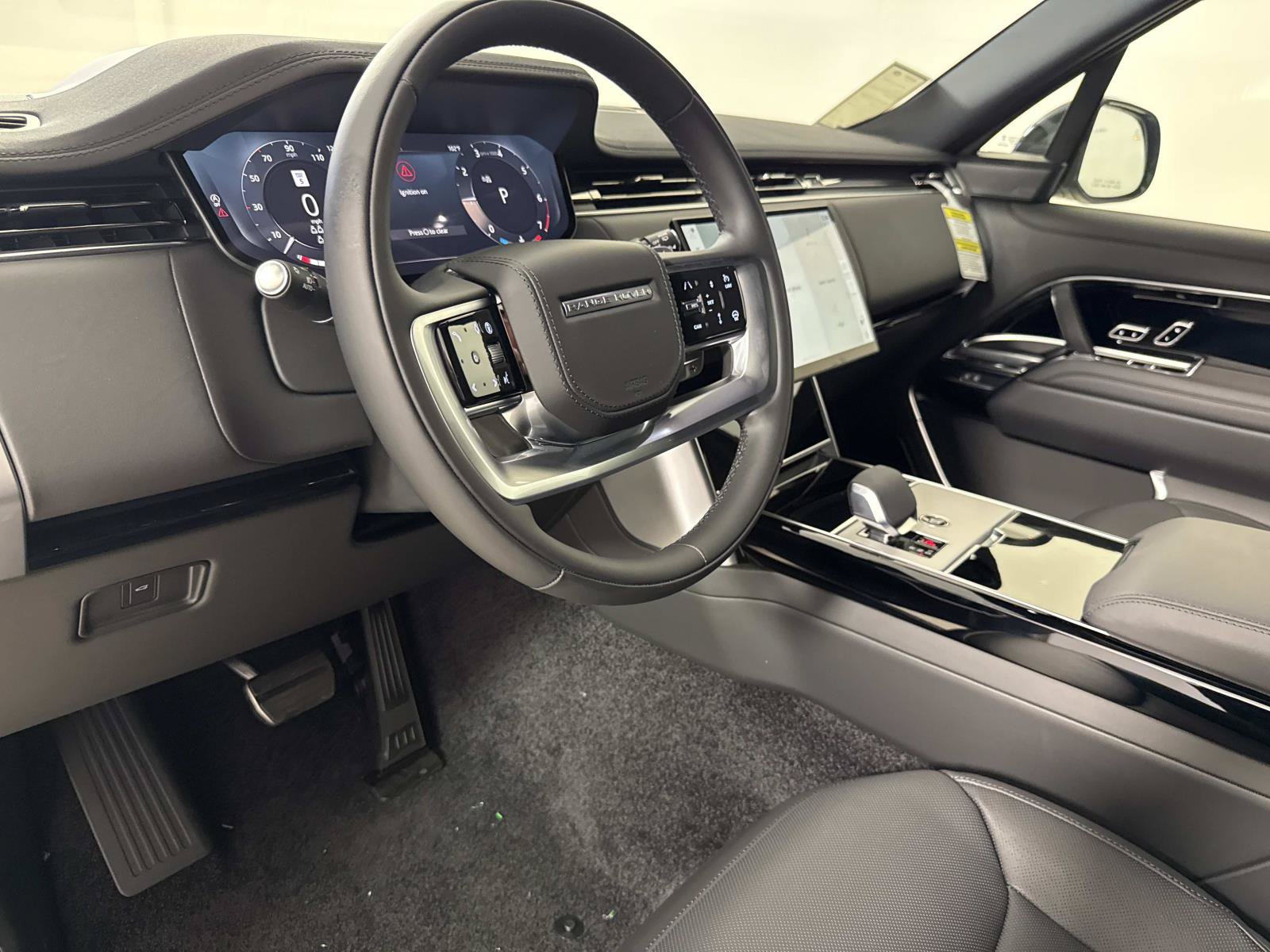 New 2026 Land Rover Range Rover Long Wheelbase SE AWD/4WD image 22