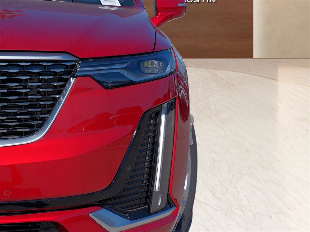 New 2025 Cadillac XT6 Luxury image 3
