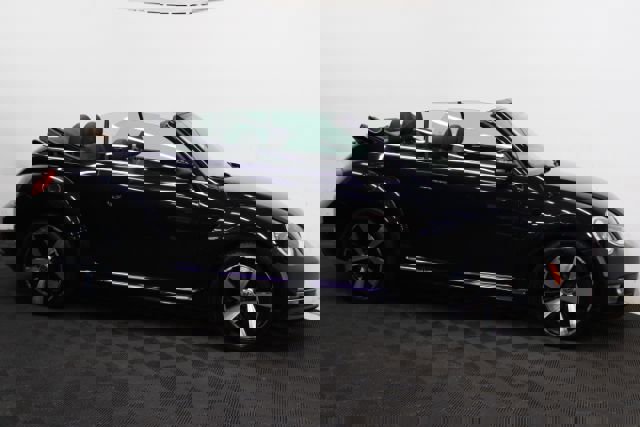 Used 2013 Volkswagen Beetle 2.0T image 4