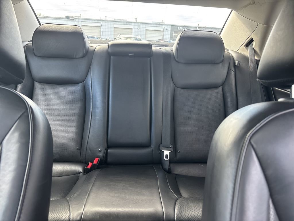 Used 2018 Chrysler 300 Limited w/ Safetytec Plus Group image 19