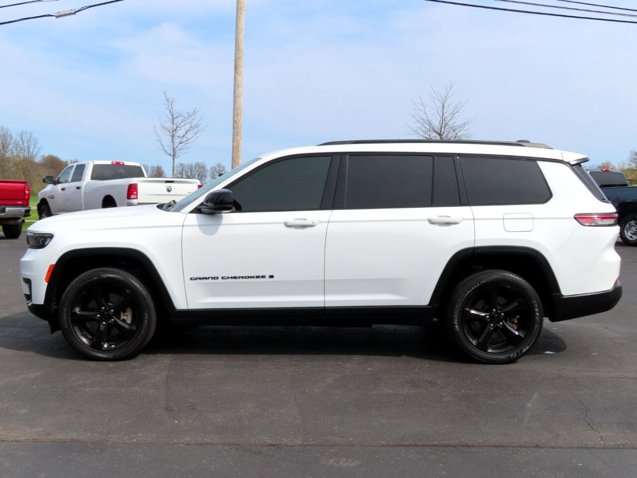 Used 2021 Jeep Grand Cherokee L Laredo image 3