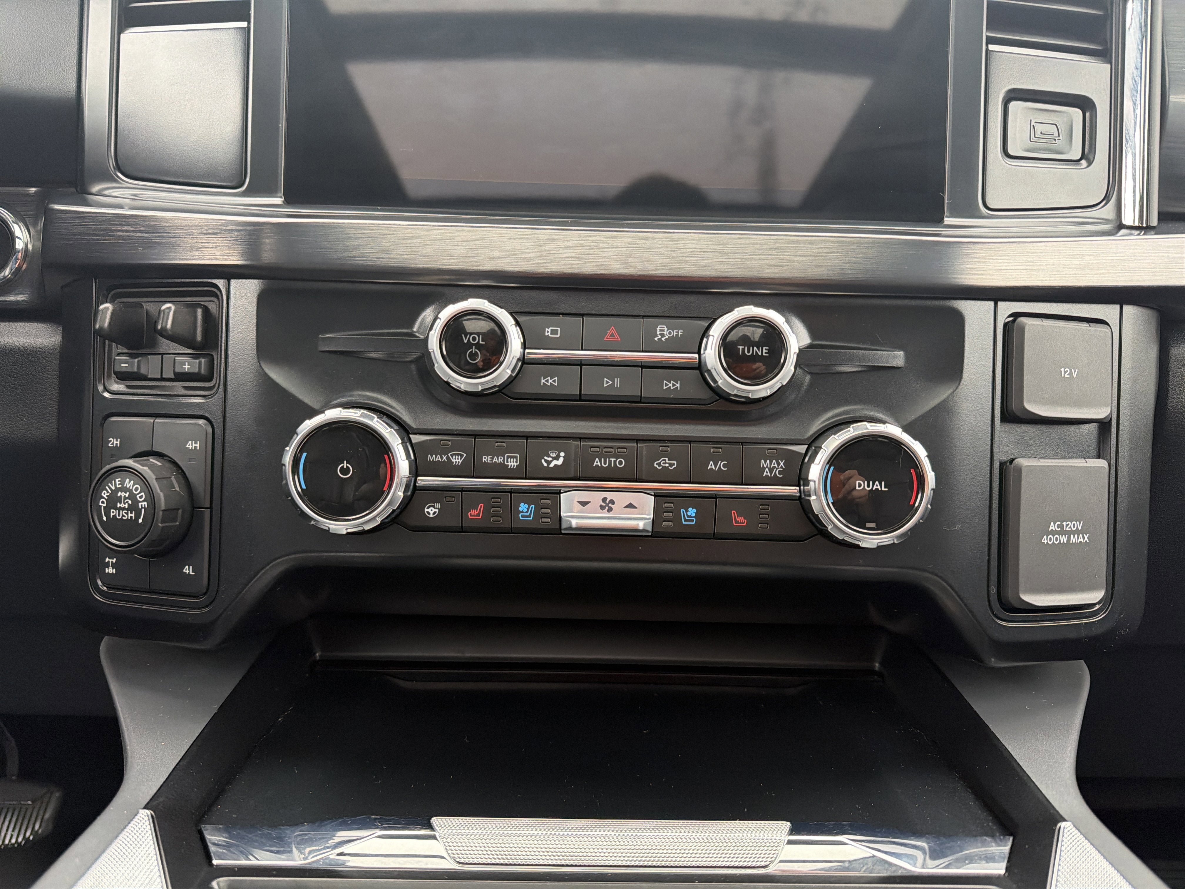 Used 2025 Ford F250 Lariat w/ Tremor Off-Road Package image 26