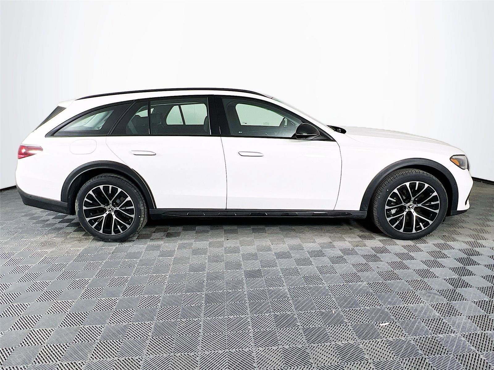 New 2026 Mercedes-Benz E 450 4MATIC All-Terrain Wagon image 7
