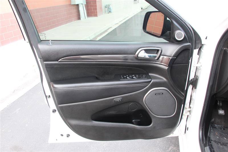 Used 2017 Jeep Grand Cherokee SRT image 21