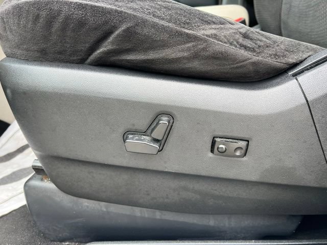 Used 2015 Dodge Grand Caravan SXT w/ UConnect Hands-Free Group FWD image 11