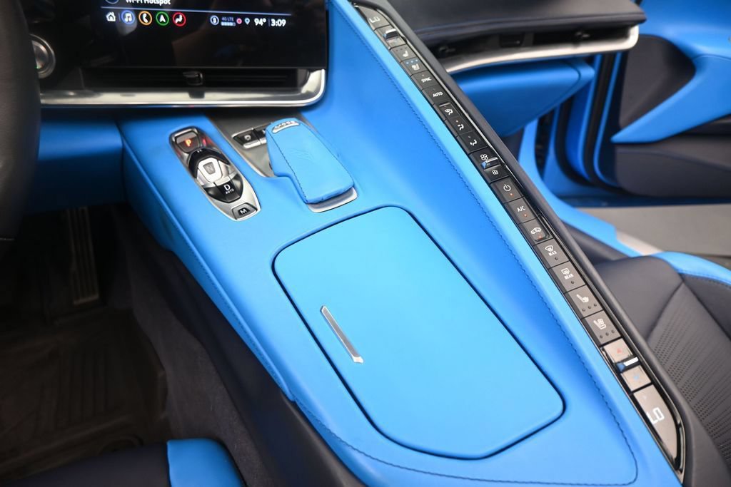 Used 2023 Chevrolet Corvette Stingray Premium Conv w/ Z51 Performance Package RWD image 15