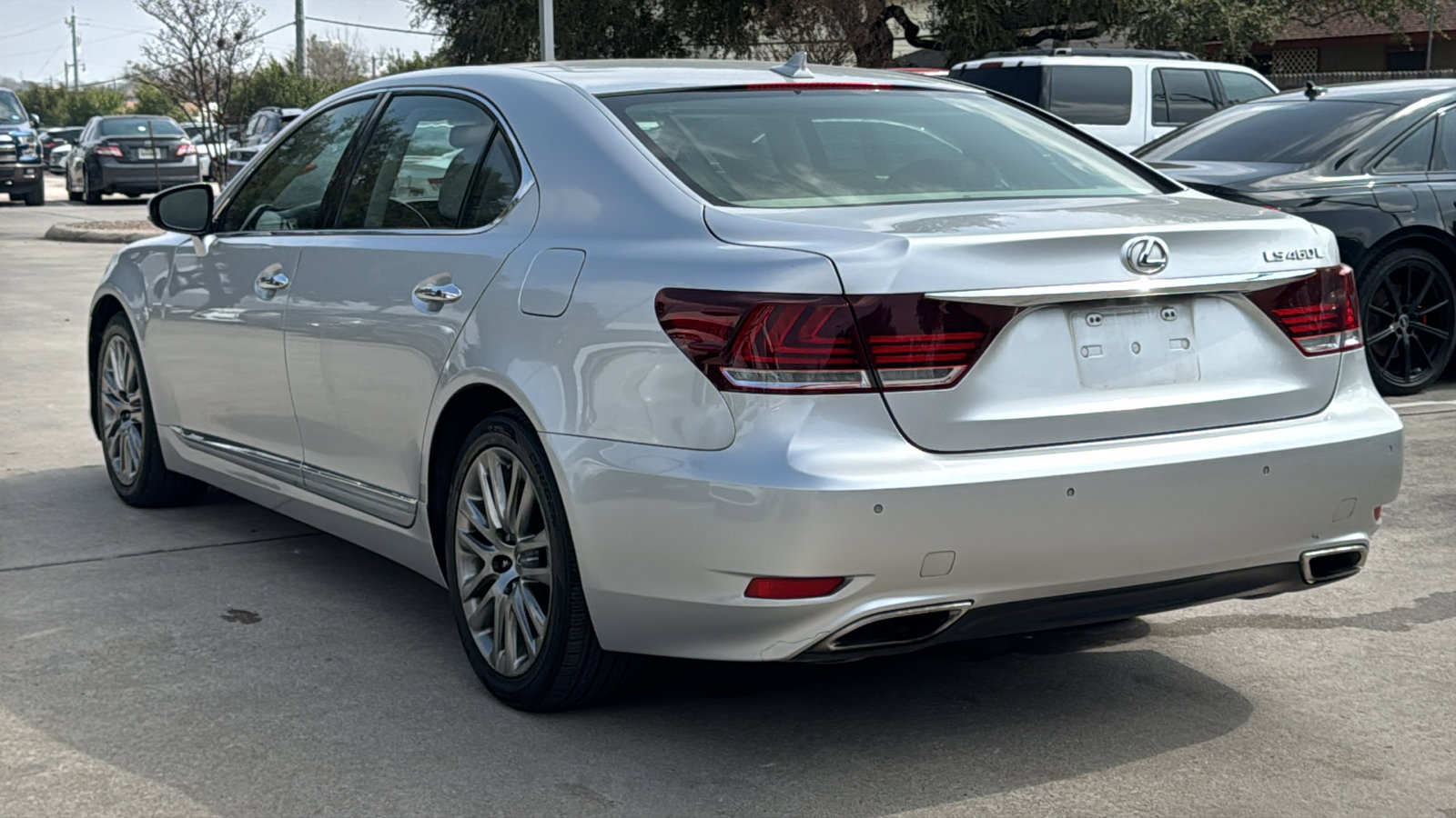 Used 2013 Lexus LS 460 L w/ Preferred Accessory Package image 5