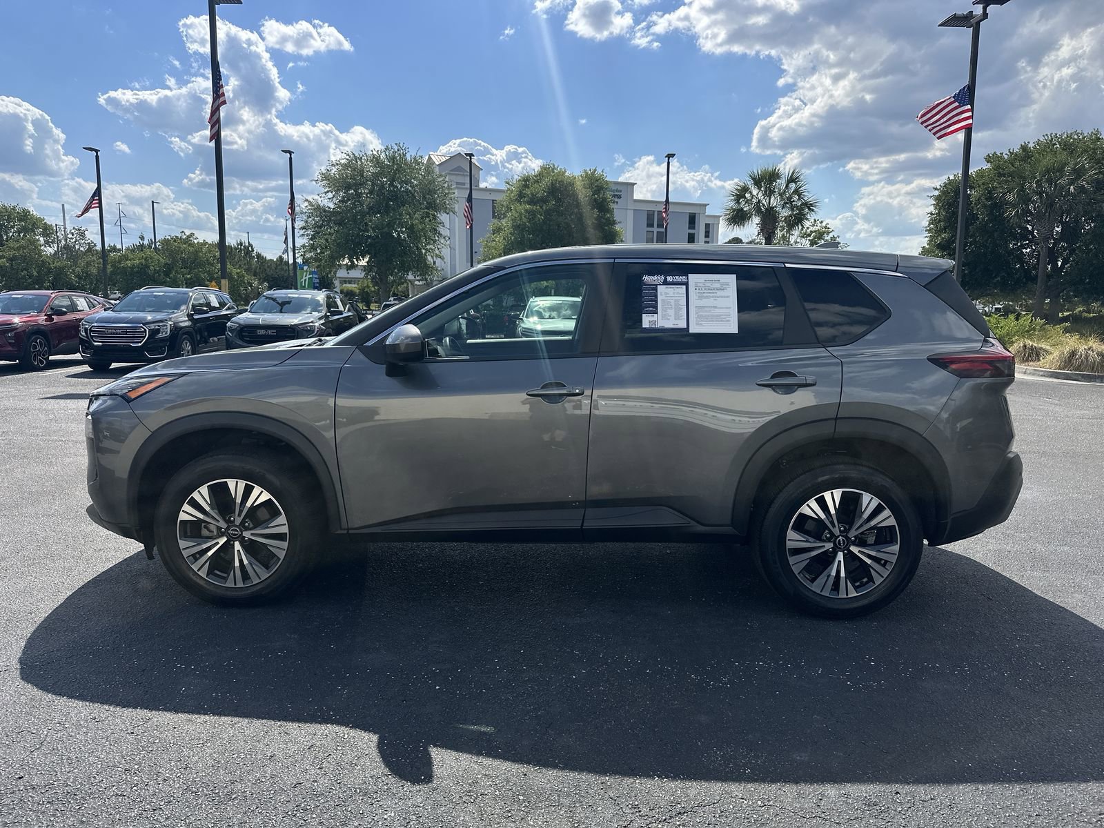 Used 2023 Nissan Rogue SV FWD image 6