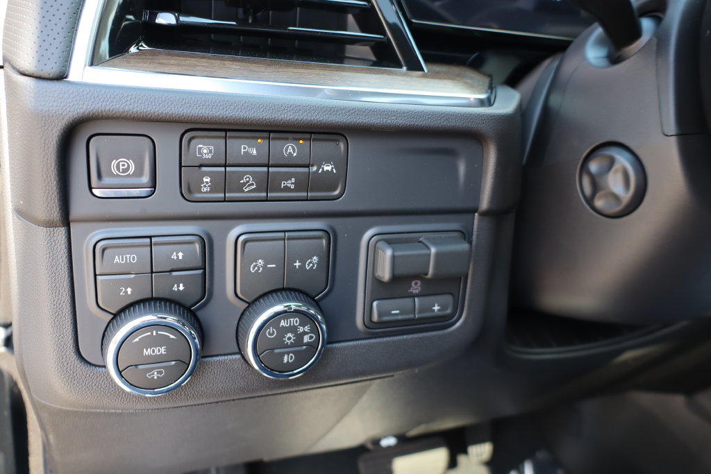 New 2026 Chevrolet Suburban High Country AWD/4WD image 18