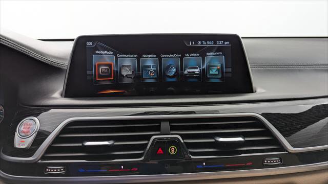 Used 2017 BMW 750i xDrive image 28