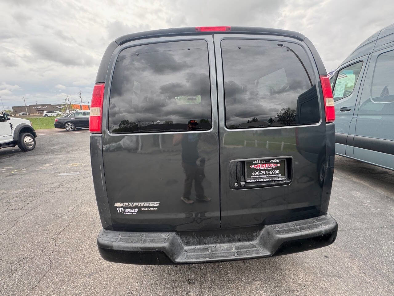 Used 2016 Chevrolet Express 2500 LS RWD image 7