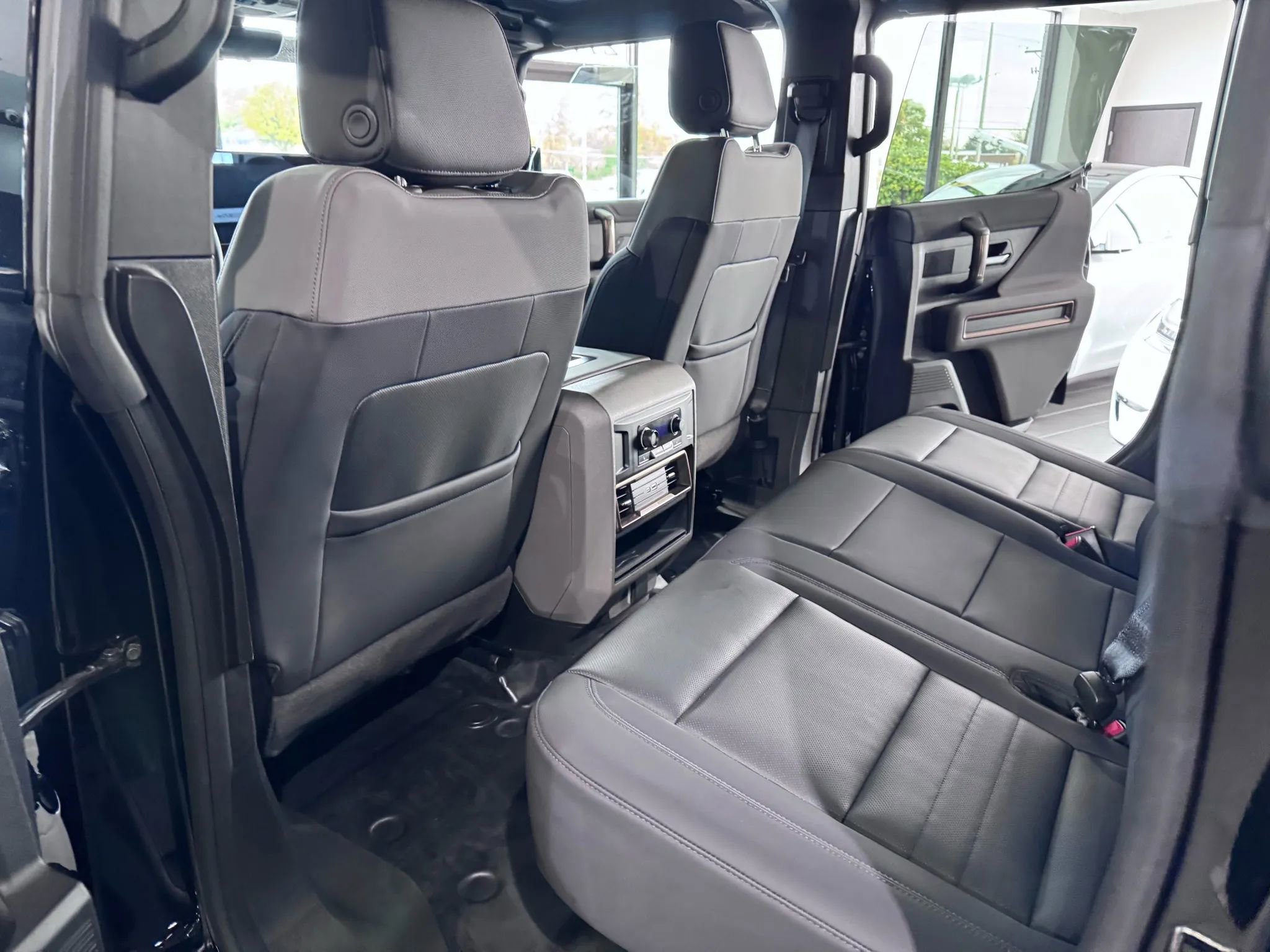 Used 2024 GMC Hummer EV 2X w/ LPO, Illumination Package image 18
